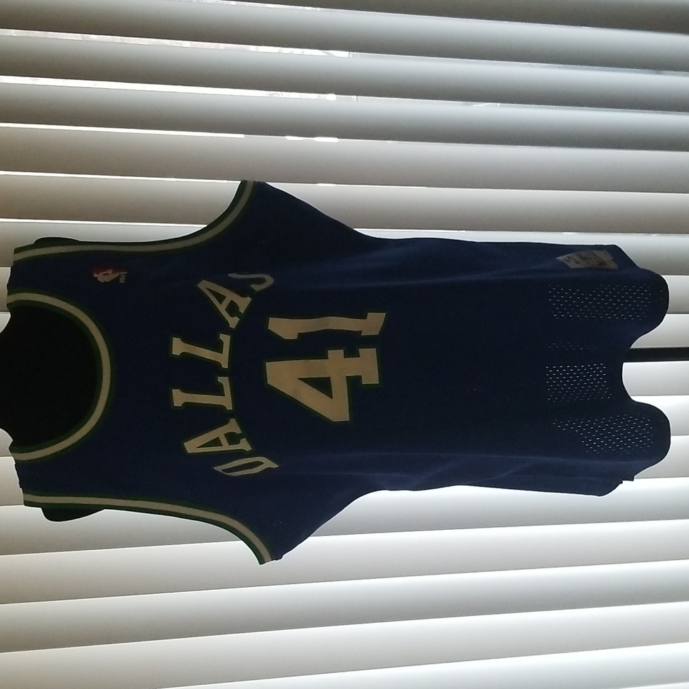 Nowitzki Mitchell and Ness Swingman Jersey
